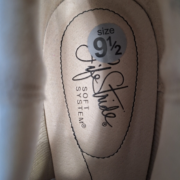 Life Stride Black Faux Suede Academia Preppy Heeled Comfort Ankle Boots Size 9.5 - Picture 11 of 14